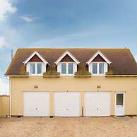 Lovely Selsey Apartment With sea Views Sleeps 4