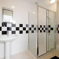 Lovely Selsey Apartment With sea Views Sleeps 4