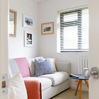 Pretty Coastal Home in Bosham Close to Water