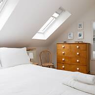 Pretty Coastal Home in Bosham Close to Water