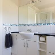 Beach House With Pool in West Wittering