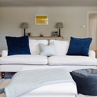 Beach House With Pool in West Wittering