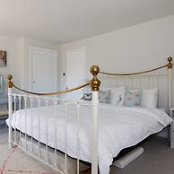 Beach House With Pool in West Wittering