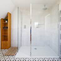 Beach House With Pool in West Wittering