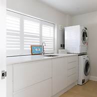 Beach House With Pool in West Wittering