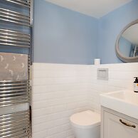 Beach House With Pool in West Wittering