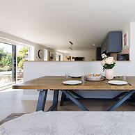 Beach House With Pool in West Wittering