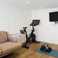 Beach House With Pool in West Wittering