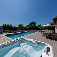 Beach House With Pool in West Wittering