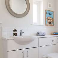 Beach House With Pool in West Wittering