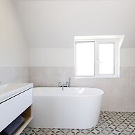 Beach House With Pool in West Wittering