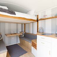 Gorgeous Shepherds Hut - Walk to Beach Pub