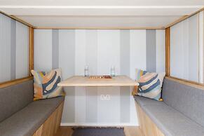 Gorgeous Shepherds Hut - Walk to Beach Pub