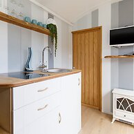 Gorgeous Shepherds Hut - Walk to Beach Pub