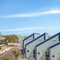 Lovely Seaside Villa Gardens 40 Metres to Beach