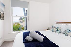 Lovely Seaside Villa Gardens 40 Metres to Beach