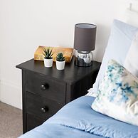 Lovely Seaside Villa Gardens 40 Metres to Beach