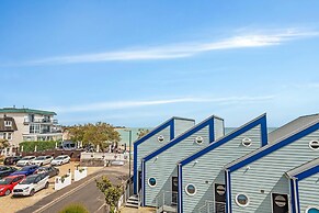 Lovely Seaside Villa Gardens 40 Metres to Beach