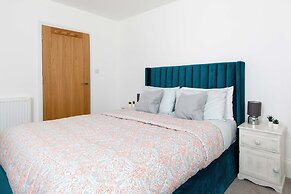 Lovely Seaside Villa Gardens 40 Metres to Beach