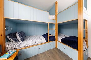 Lovely Seaside Villa Gardens 40 Metres to Beach