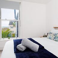 Lovely Seaside Villa Gardens 40 Metres to Beach