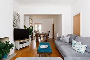 Lovely Seaside Villa Gardens 40 Metres to Beach