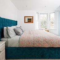 Lovely Seaside Villa Gardens 40 Metres to Beach