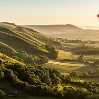 Lovely Seaside Villa Gardens 40 Metres to Beach
