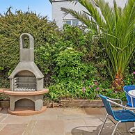 Lovely Seaside Villa Gardens 40 Metres to Beach