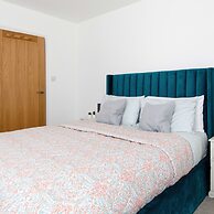 Lovely Seaside Villa Gardens 40 Metres to Beach