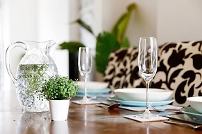 Lovely Seaside Villa Gardens 40 Metres to Beach