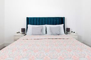 Lovely Seaside Villa Gardens 40 Metres to Beach