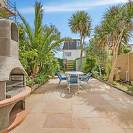 Lovely Seaside Villa Gardens 40 Metres to Beach