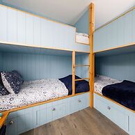 Lovely Seaside Villa Gardens 40 Metres to Beach