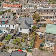 Lovely Seaside Villa Gardens 40 Metres to Beach