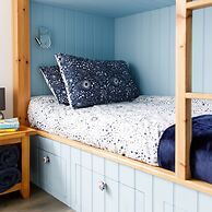 Lovely Seaside Villa Gardens 40 Metres to Beach