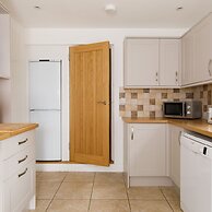 Lovely Seaside Villa Gardens 40 Metres to Beach