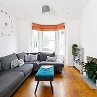 Lovely Seaside Villa Gardens 40 Metres to Beach