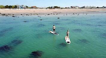 Lovely Seaside Villa Gardens 40 Metres to Beach