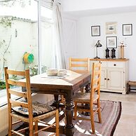 Pretty Cottage Near City Sea