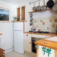 Pretty Cottage Near City Sea