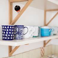 Pretty Cottage Near City Sea