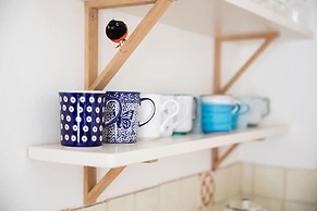 Pretty Cottage Near City Sea