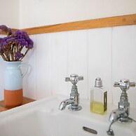 Pretty Cottage Near City Sea