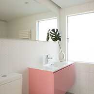 Insta-worthy 4br Designer House 5 min to the Beach