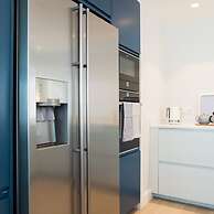 Insta-worthy 4br Designer House 5 min to the Beach