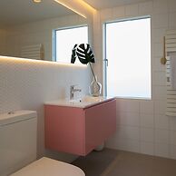 Insta-worthy 4br Designer House 5 min to the Beach