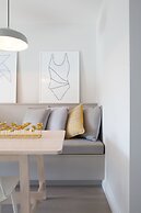 Insta-worthy 4br Designer House 5 min to the Beach