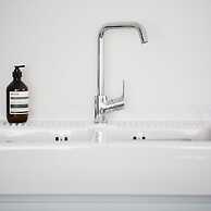 Insta-worthy 4br Designer House 5 min to the Beach