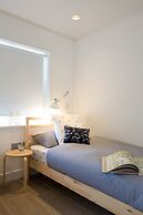 Insta-worthy 4br Designer House 5 min to the Beach